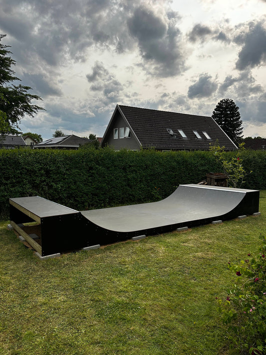 Færdigmonteret Minirampe / Halfpipe