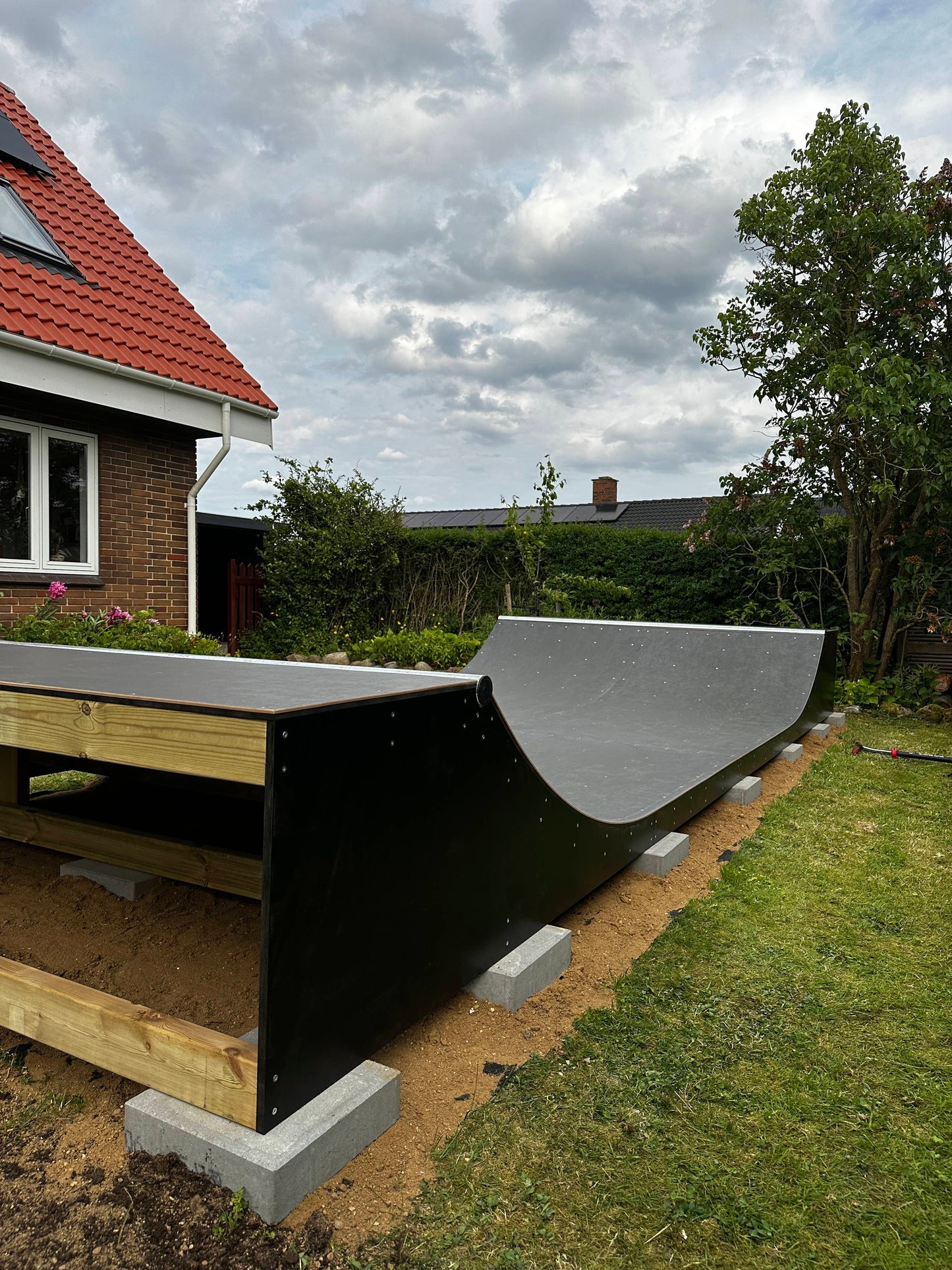 Færdigmonteret Minirampe / Halfpipe