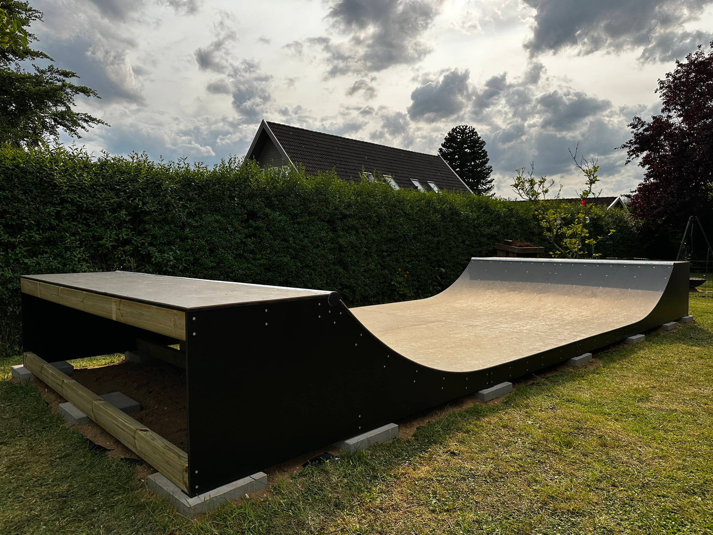 Færdigmonteret Minirampe / Halfpipe