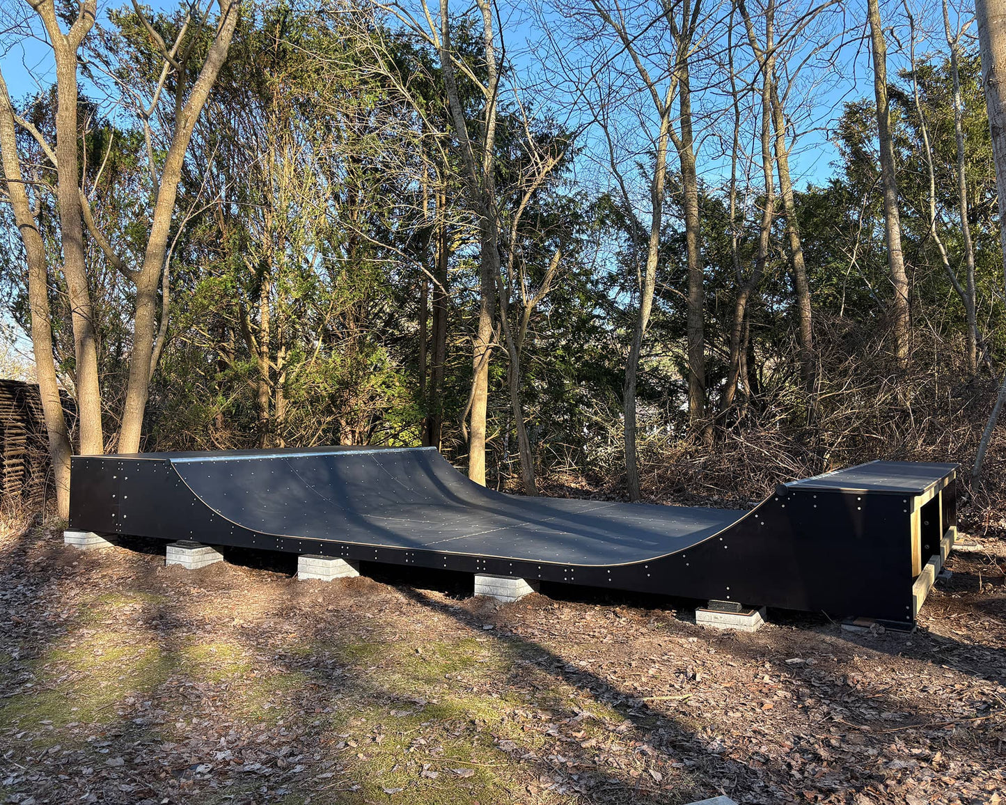 Færdigmonteret Minirampe / Halfpipe